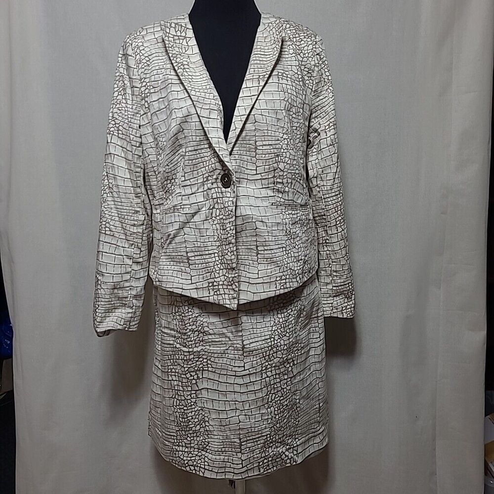 Midnight Velvet Womens Suit Size 16 Skirt Blazer Snake Print Beige